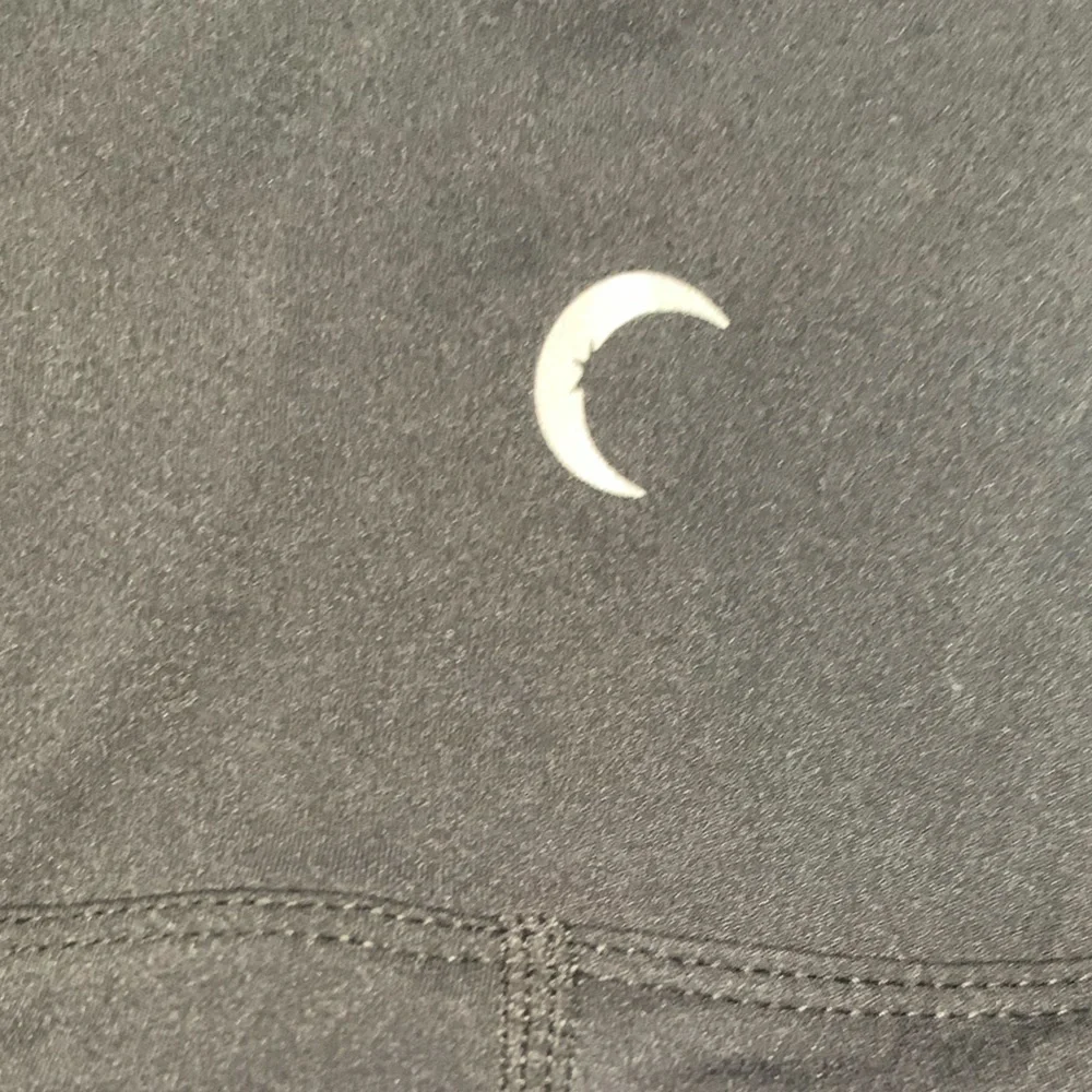 Zyia black leggings. Crop. Size 12. - Picture 12 of 12